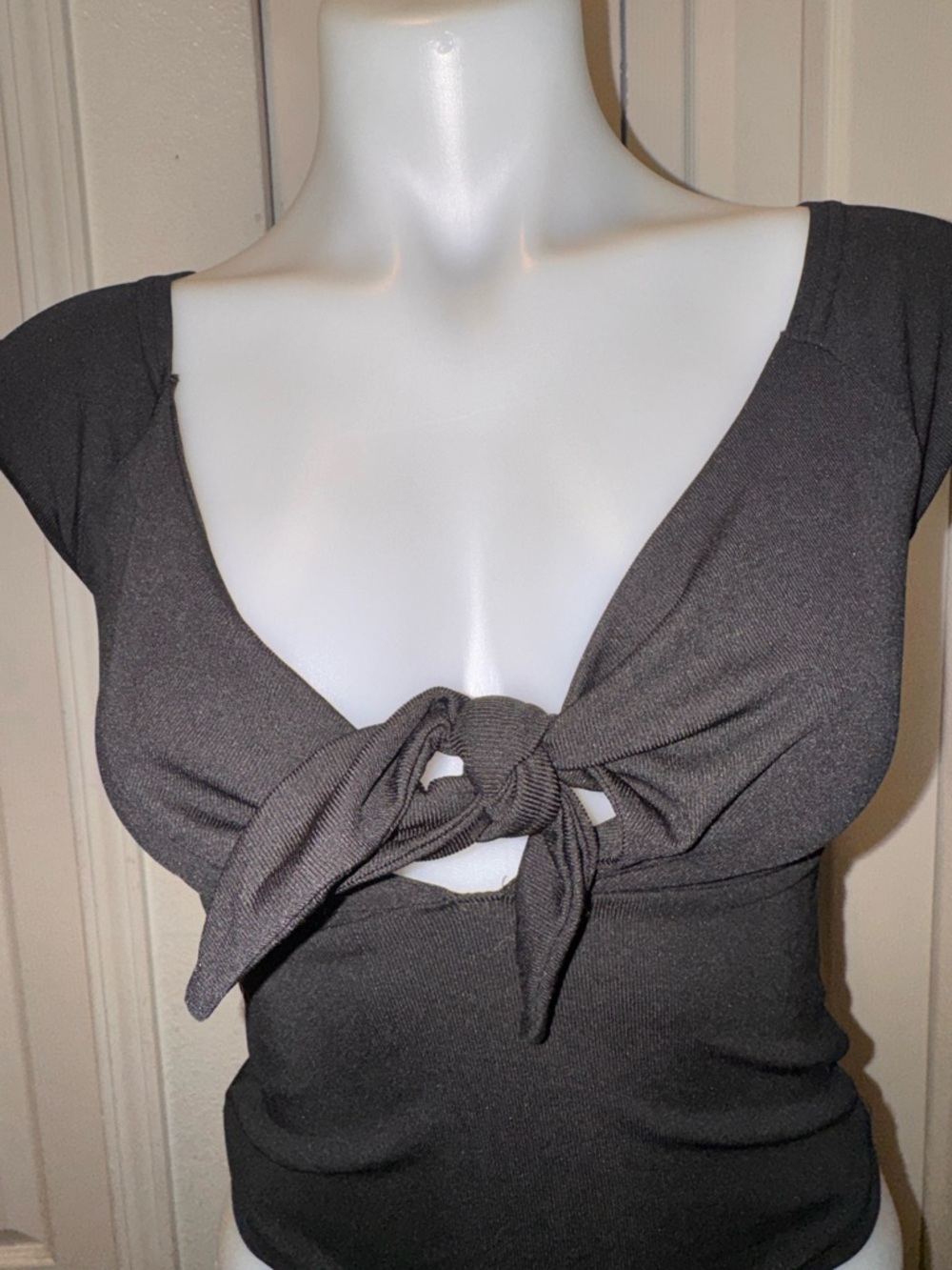 Black Tie-Front Women’s Top - Picture 4 of 8